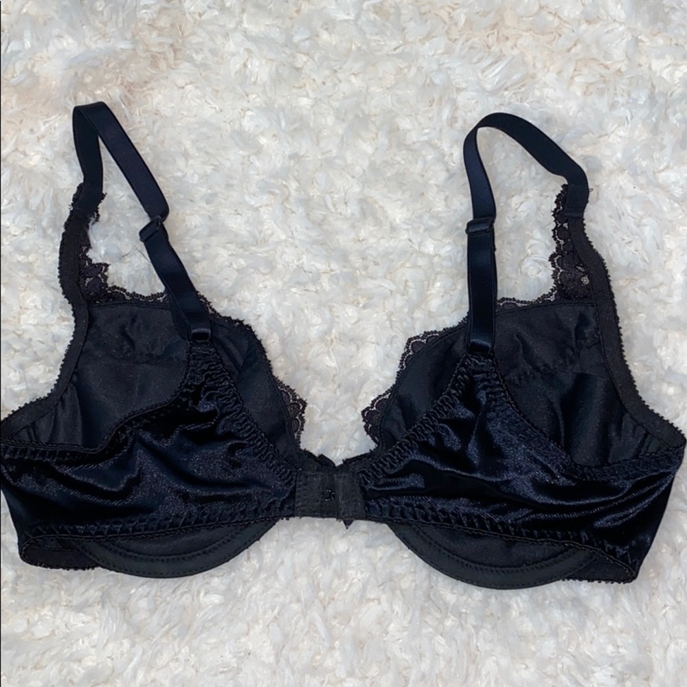 Vintage Victoria’s Secret Bra - Picture 5 of 7